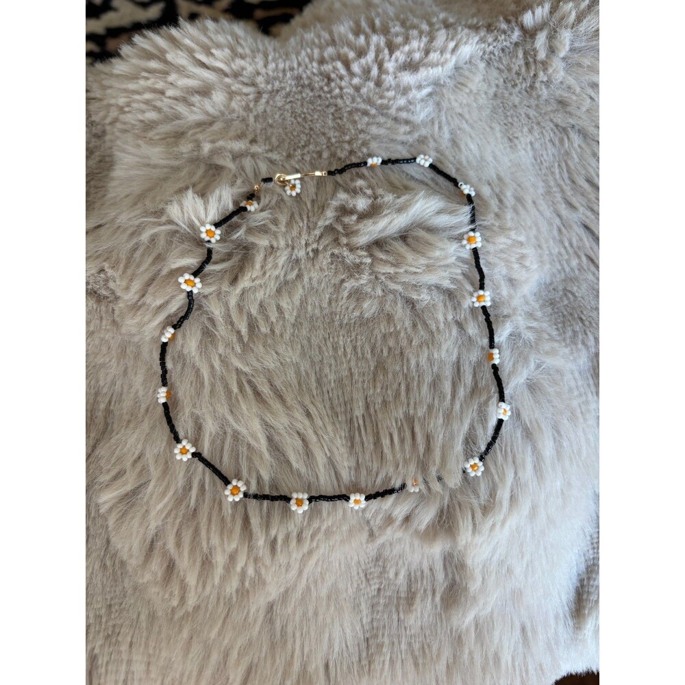 Roxanne Assoulin Daisy Chain Necklace Black Seed Bead White Yellow Flower NWOT